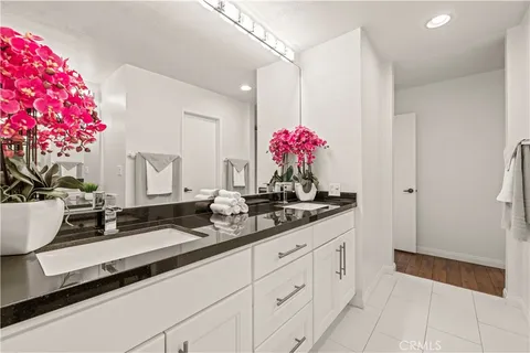 $699,000 | 18150 Andrea Circle South, Unit 1, Northridge, CA 91325