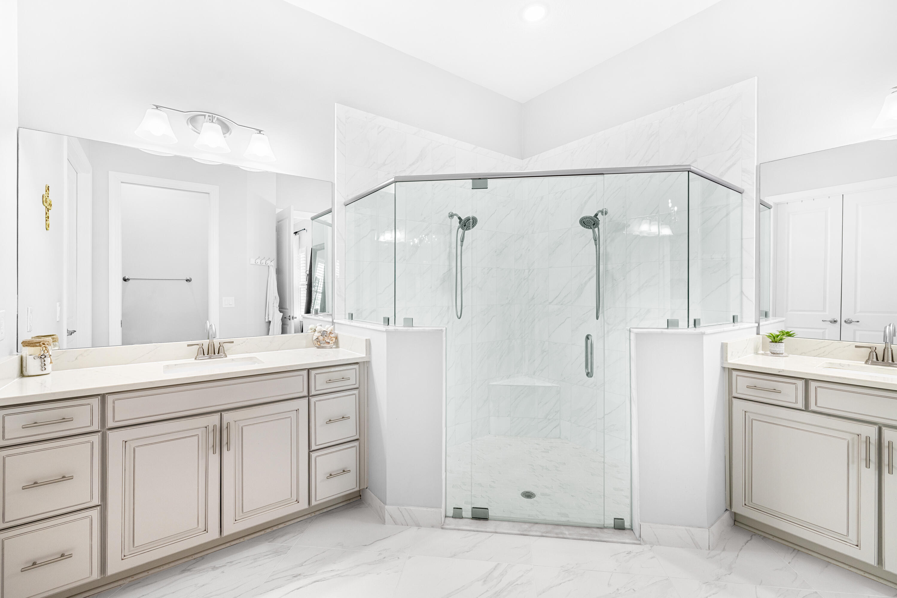 4802 Southwest Millbrook Lane Stuart, FL 34997 - Photo 23 of 61 Primary bathroom