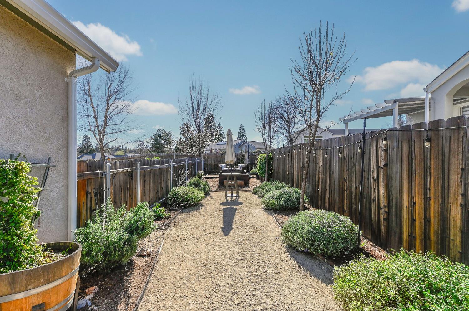 105 Field Stone Drive Murphys, CA 95247 - Photo 8 of 82