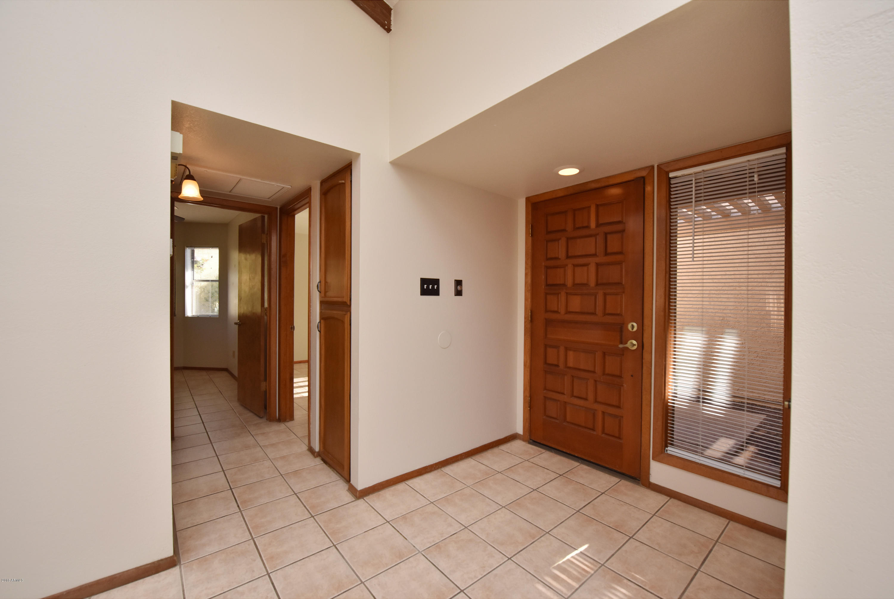 846 East Roberts Road Phoenix, AZ 85022 - Photo 11 of 45 Entry