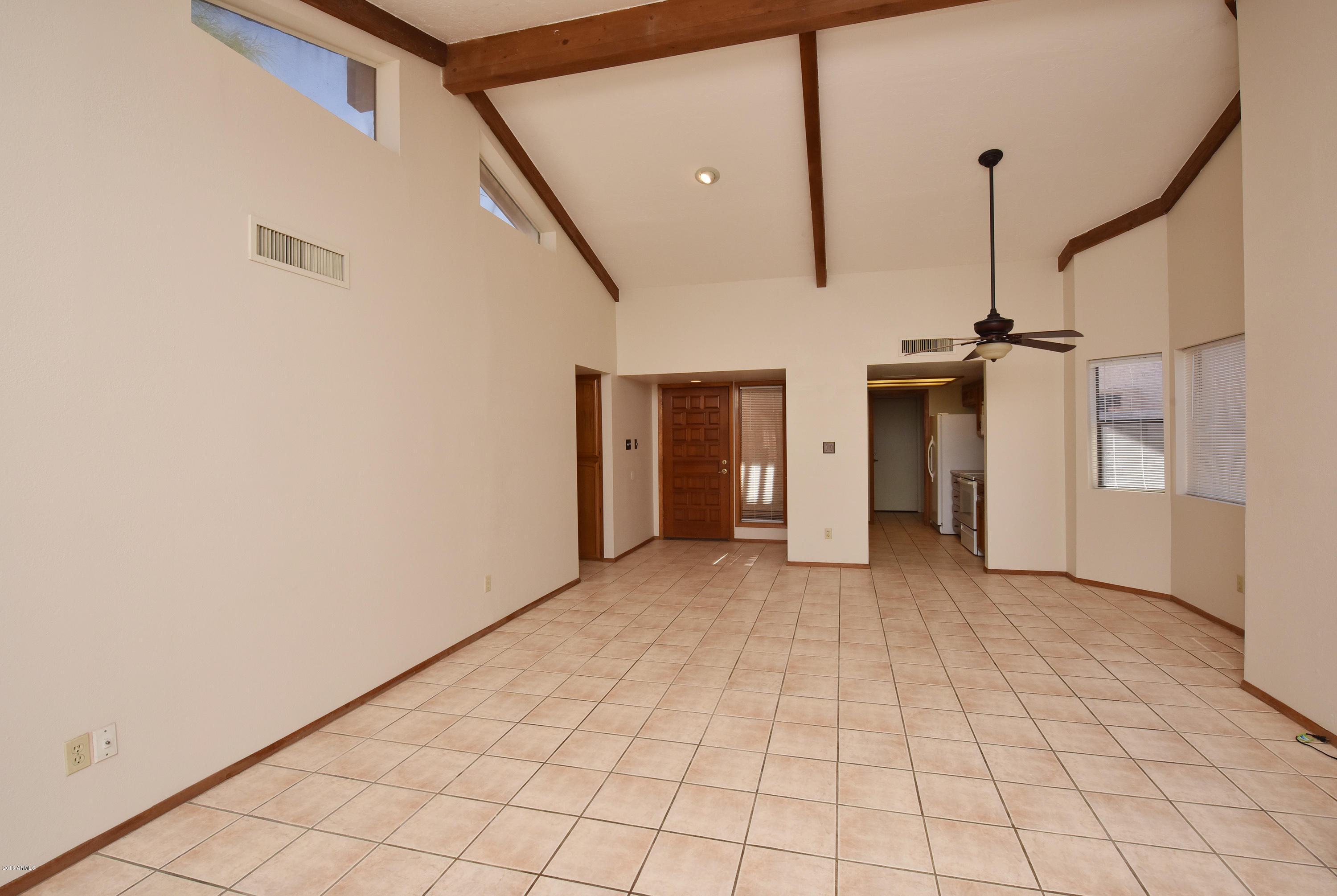 846 East Roberts Road Phoenix, AZ 85022 - Photo 13 of 45 Living 2