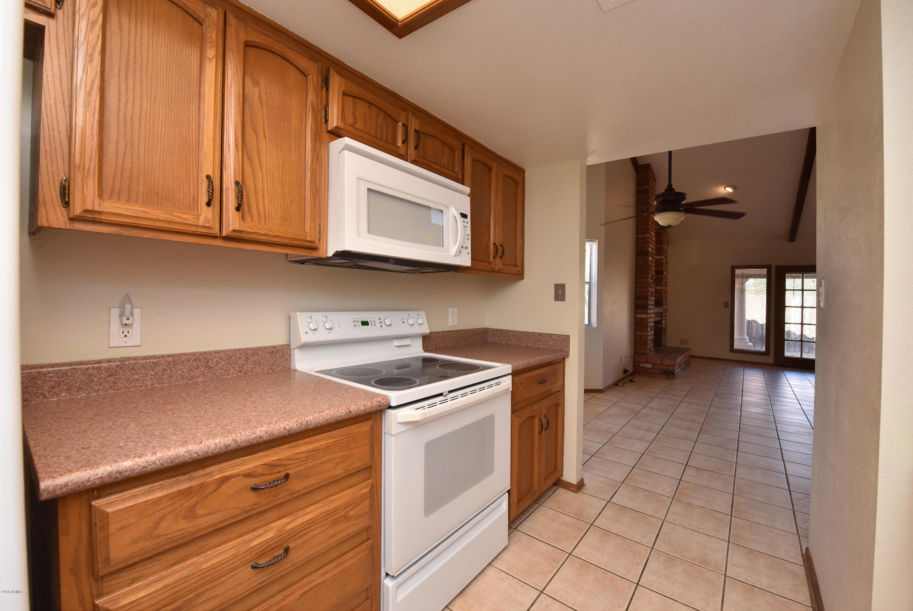 846 East Roberts Road Phoenix, AZ 85022 - Photo 19 of 45 Kitchen 2