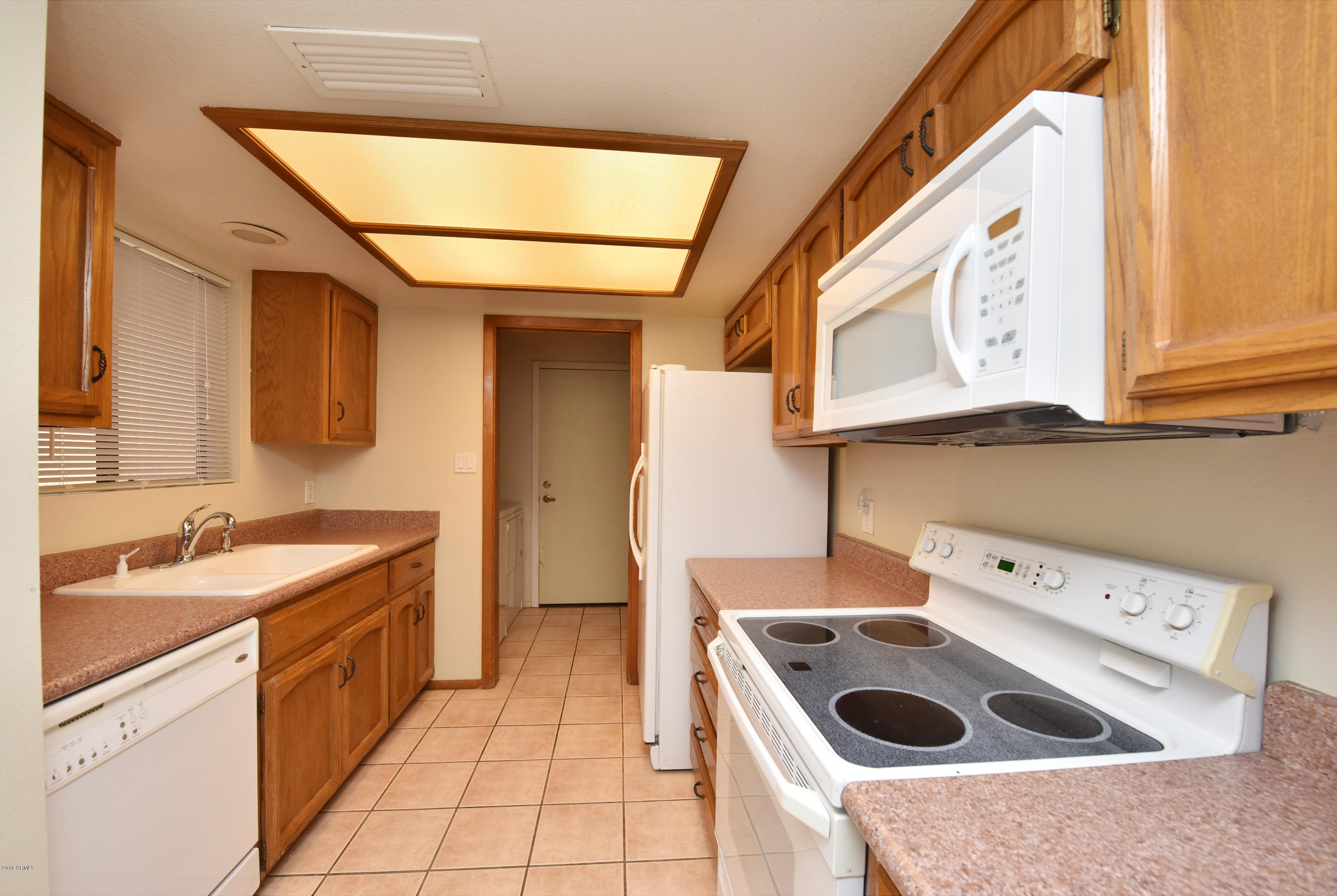 846 East Roberts Road Phoenix, AZ 85022 - Photo 21 of 45 Kitchen 4