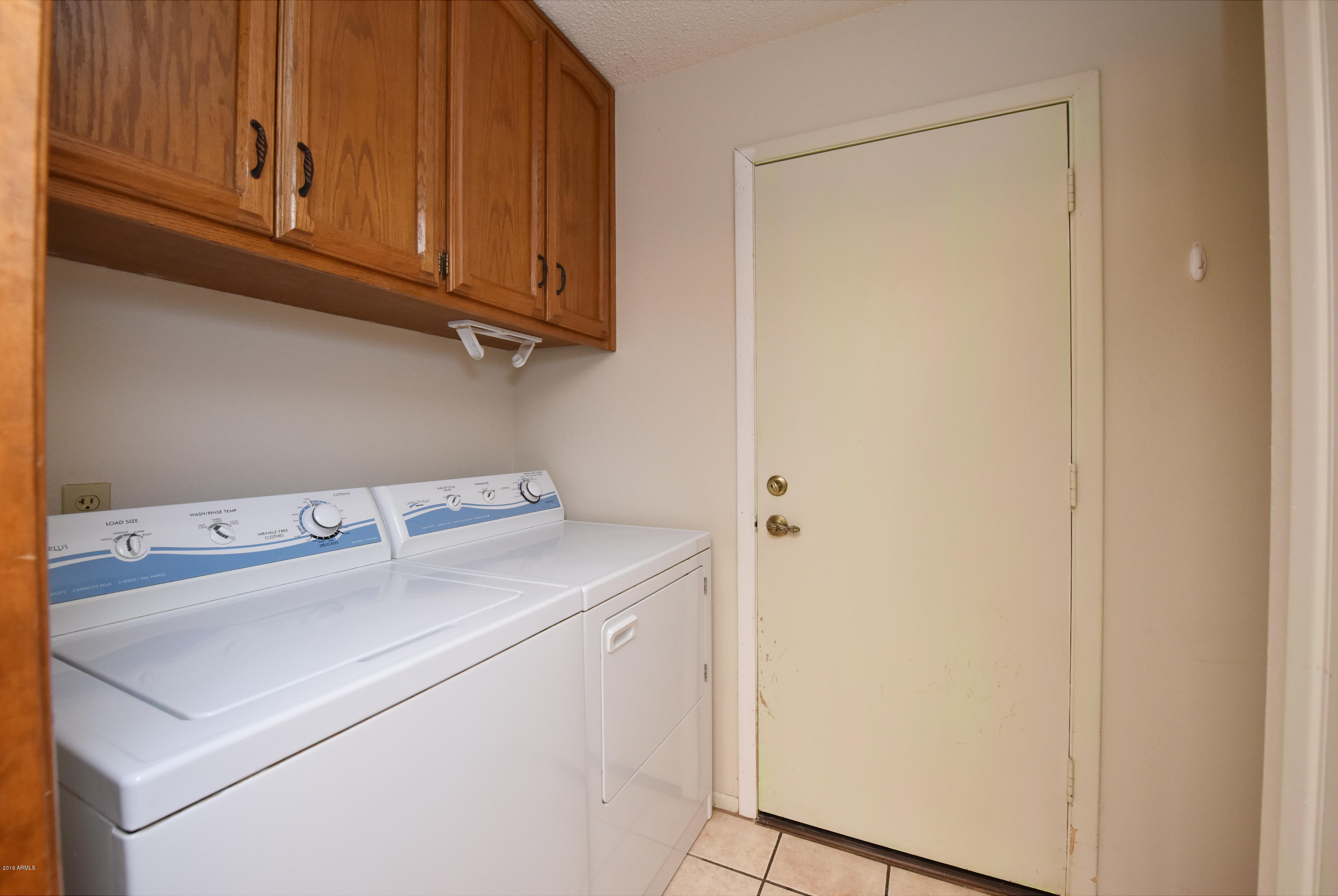 846 East Roberts Road Phoenix, AZ 85022 - Photo 22 of 45 Laundry