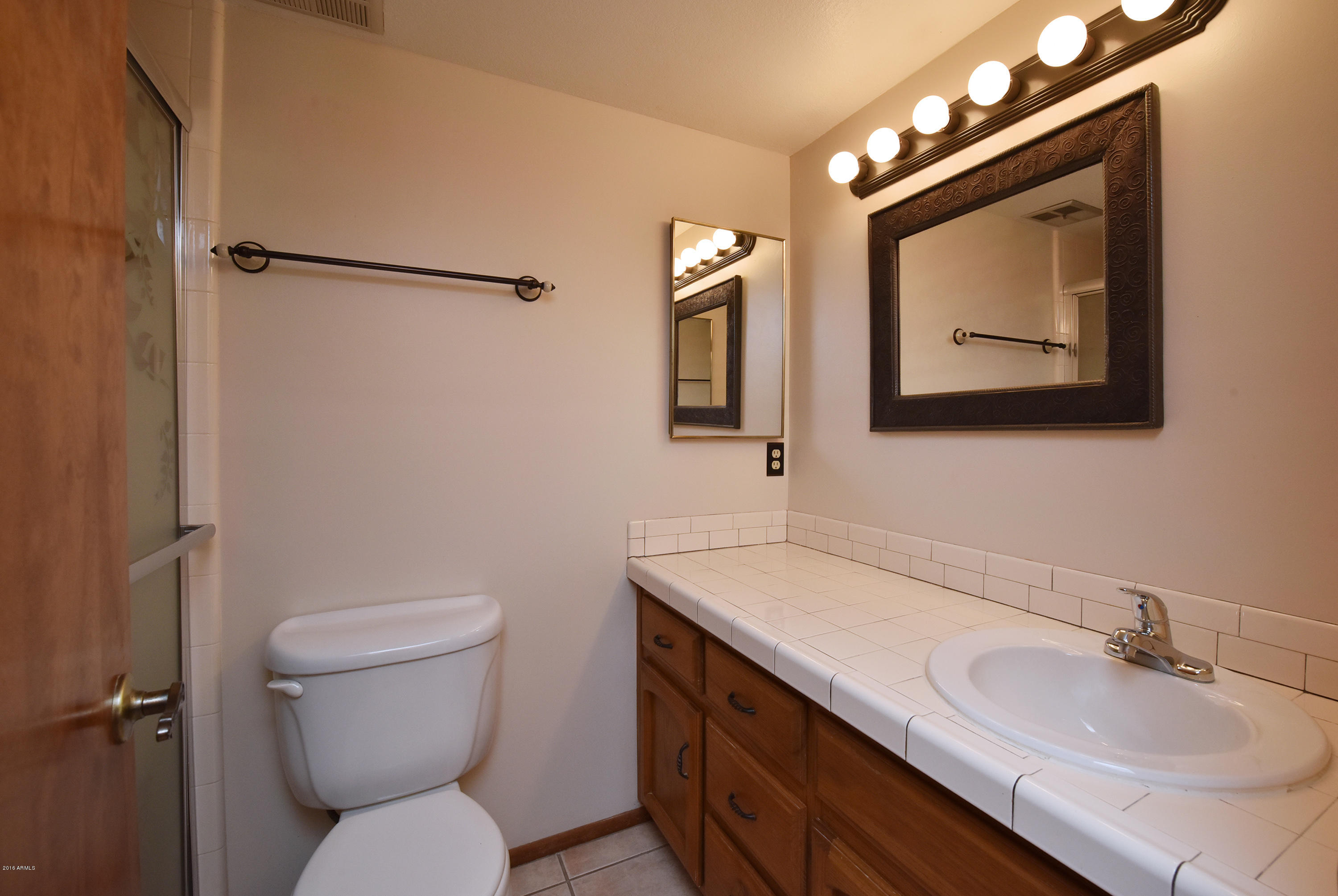 846 East Roberts Road Phoenix, AZ 85022 - Photo 27 of 45 Masterbath 1