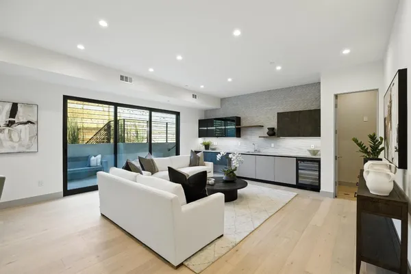 $7,850,000 | 1127 Hillslope Place, Los Altos, CA 94024