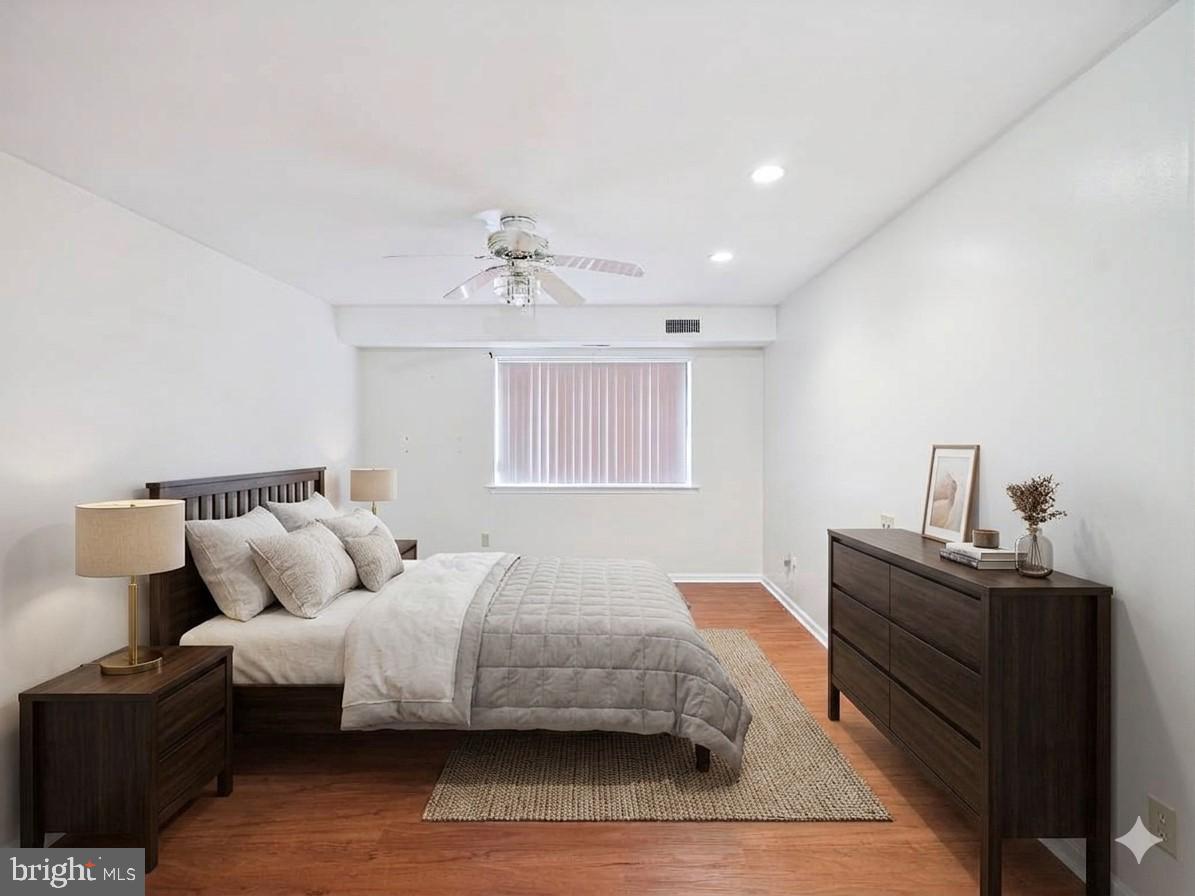 3204 Delaire Landing Road, Unit 3204 Philadelphia, PA 19114 - Photo 17 of 39 Primary Bedroom (virtually staged)