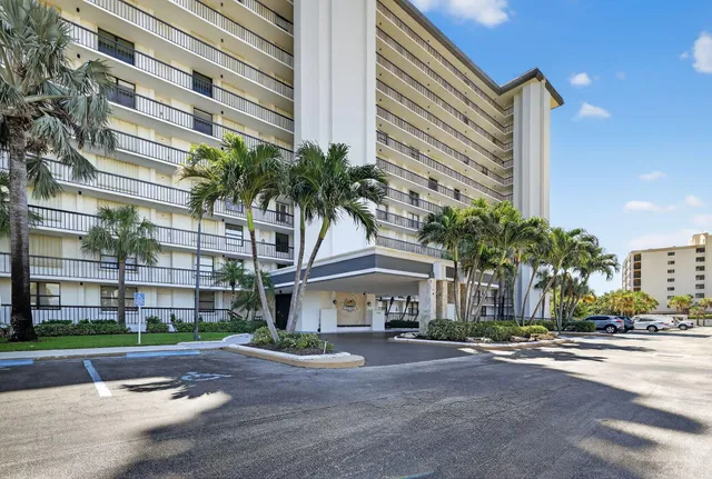 $3,200 | 10680 South Ocean Drive, Unit 105, Jensen Beach, FL 34957