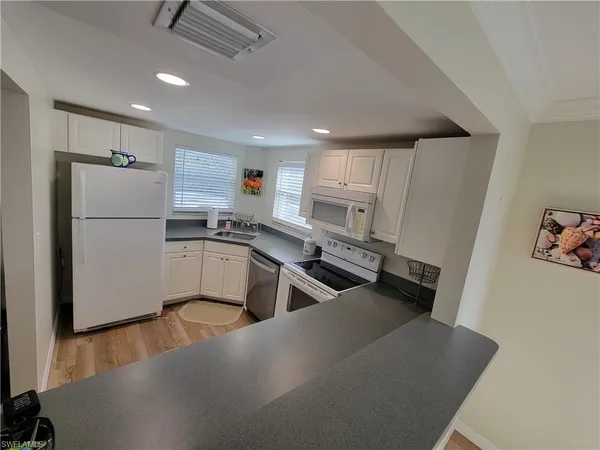 $2,250 | Undisclosed Address, Naples, FL 34103