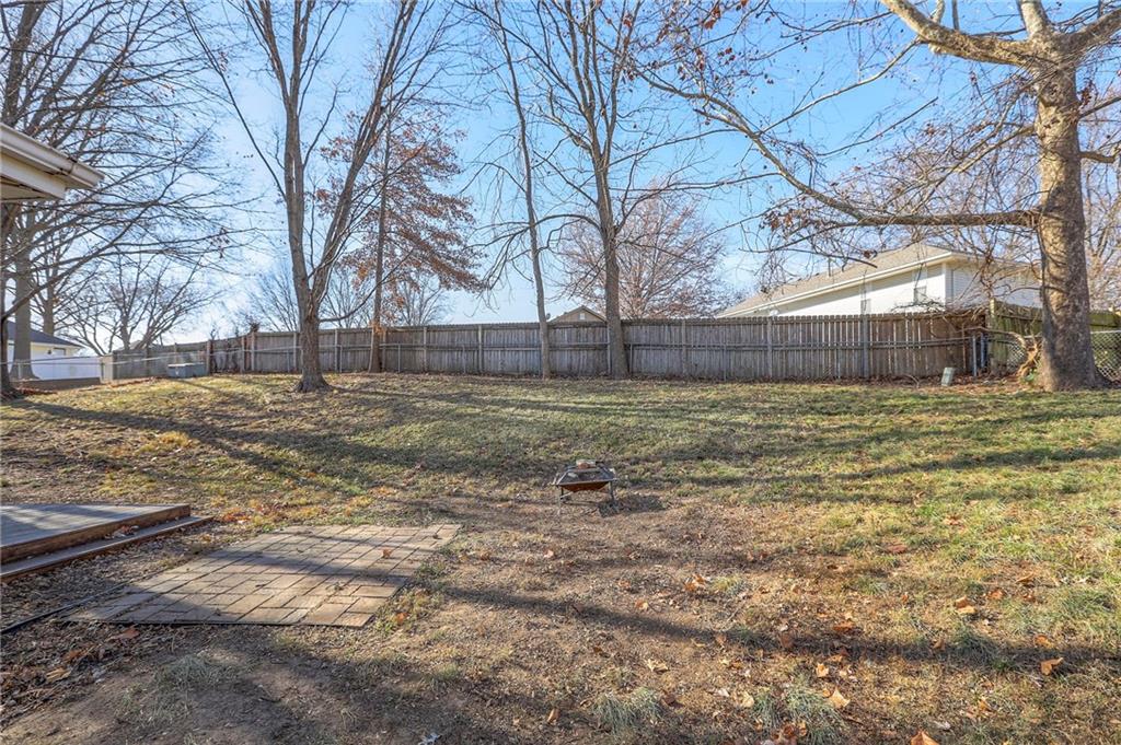 2218 Liberty Landing Road Liberty, MO 64068 - Photo 33 of 35