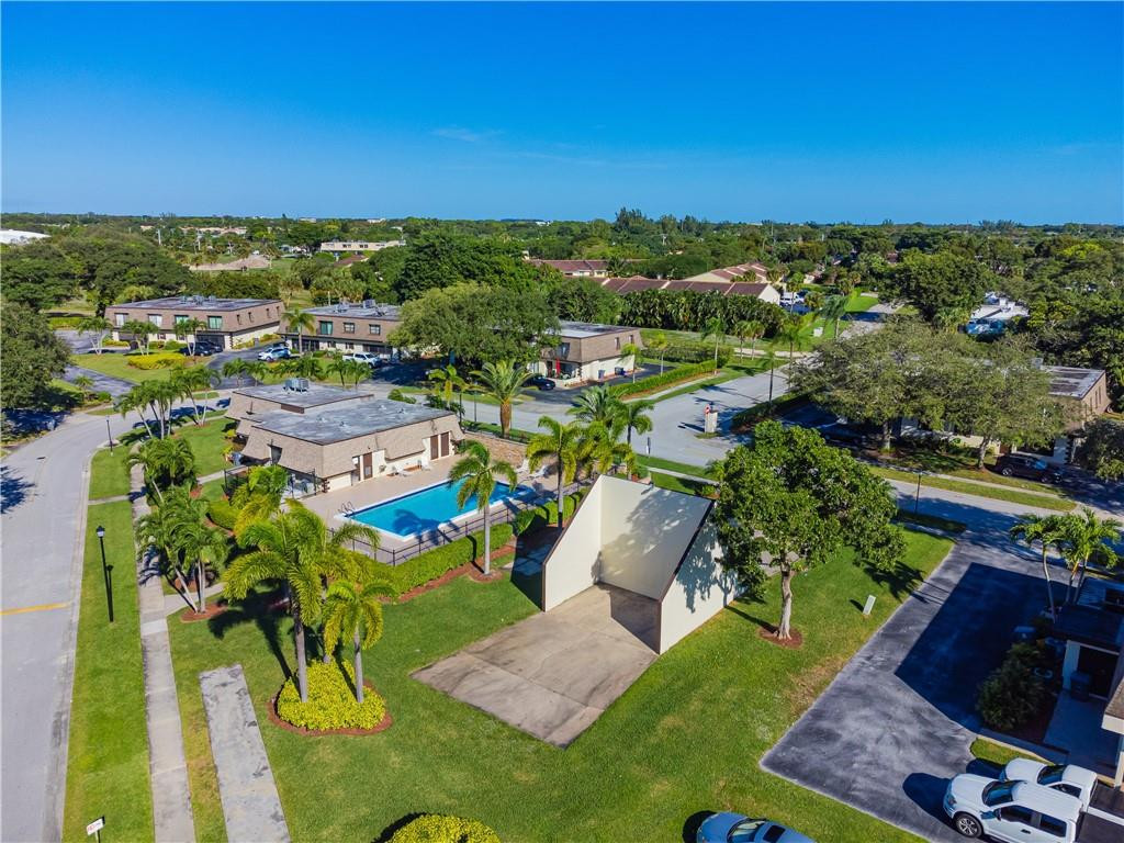 9255 Southwest 61st Way, Unit B Boca Raton, FL 33428 - Photo 3 of 24 Photo 3