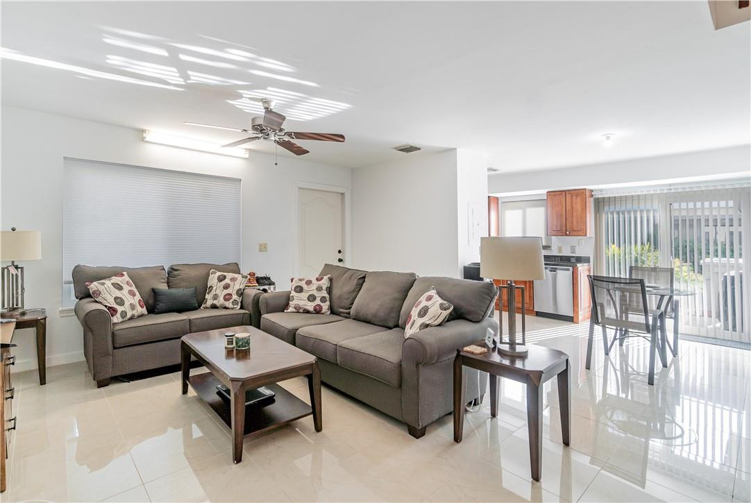 9255 Southwest 61st Way, Unit B Boca Raton, FL 33428 - Photo 9 of 24 Photo 9