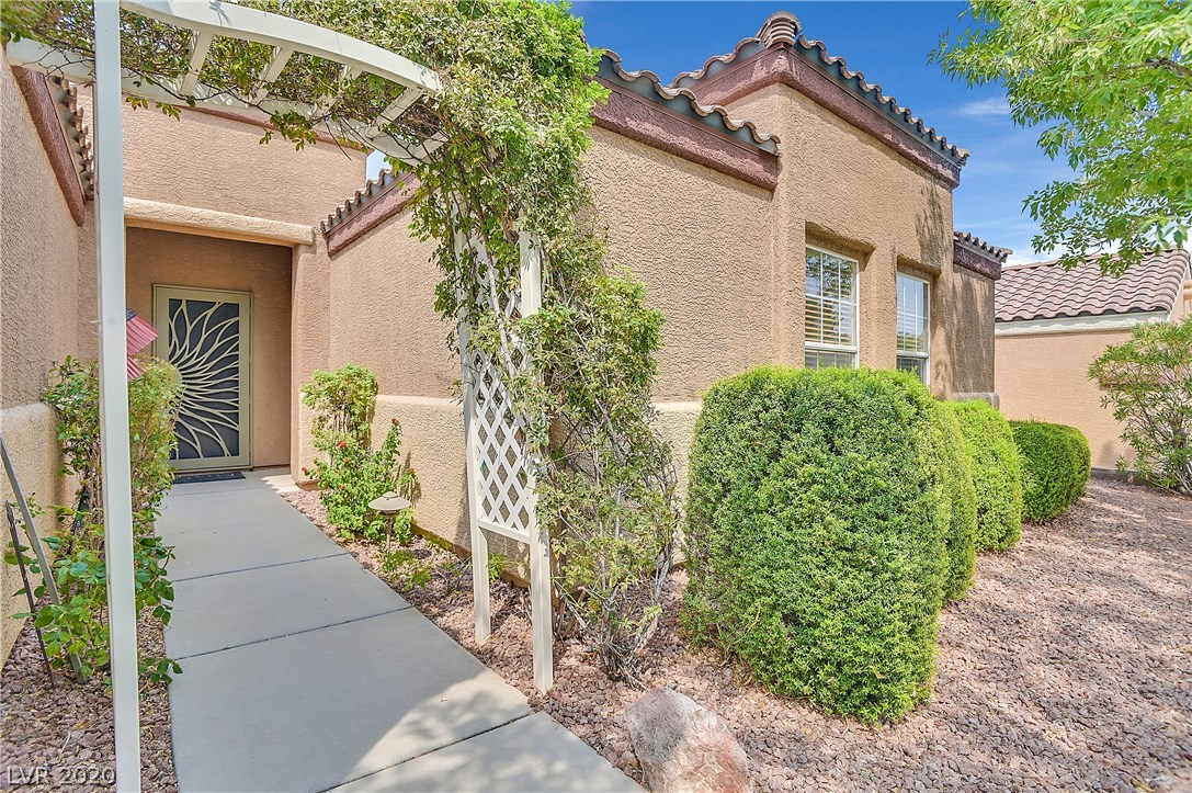172 Ridge Crossing Avenue Henderson, NV 89002 - Photo 3 of 33 Gallery Image 3