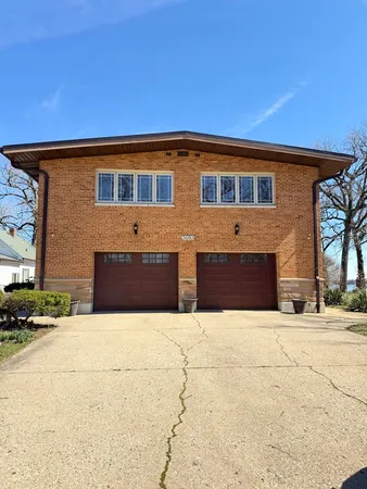 $1,200,000 | 5010 Woodrow Avenue, McHenry, IL 60051