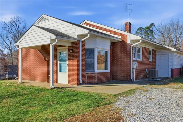 $219,900 | 2412 Lynch Mill Road, Altavista, VA 24517