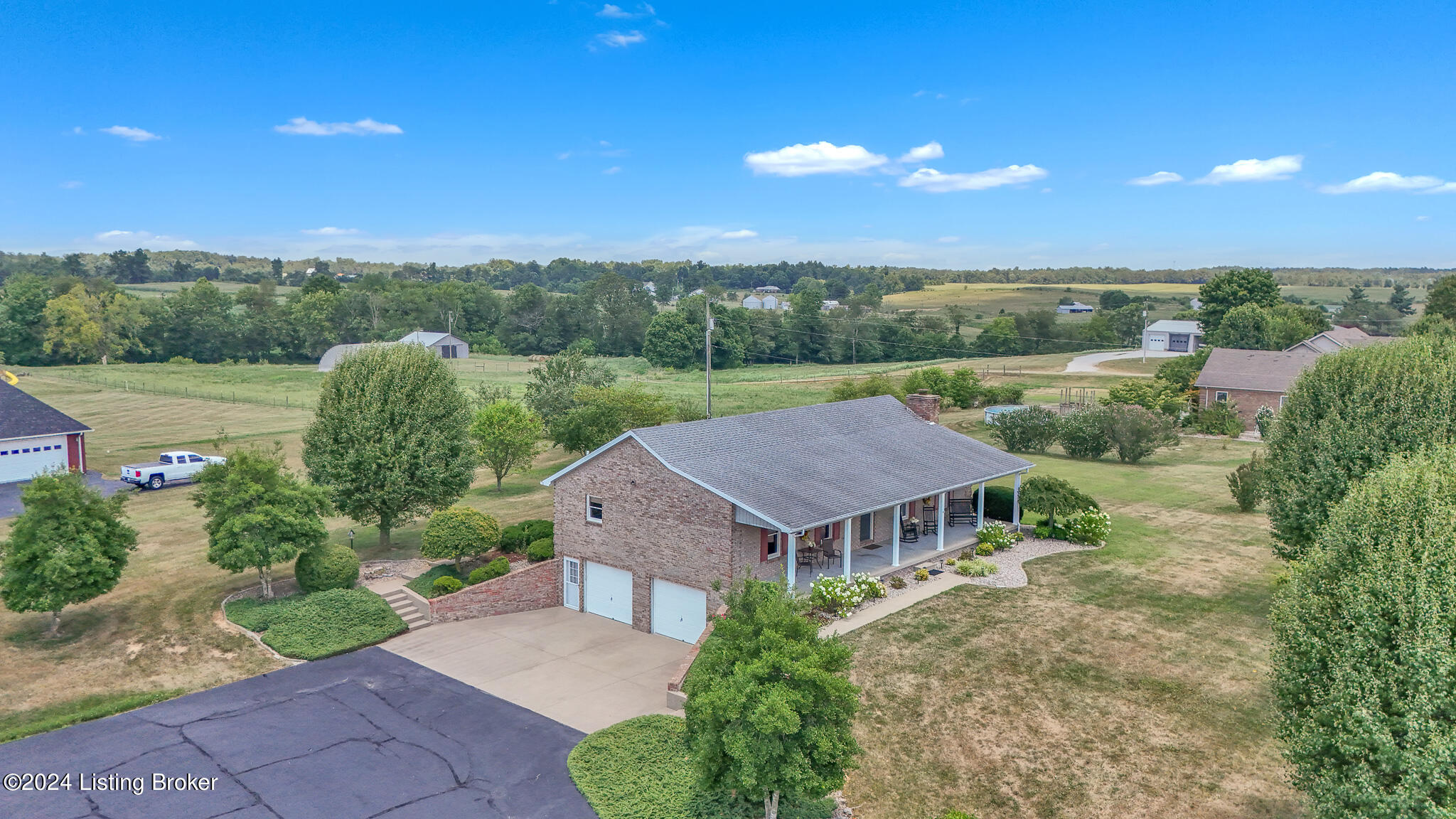 337 Red Mill Road Elizabethtown, KY 42701 - Photo 4 of 49 DJI_20240715140304_0051_D