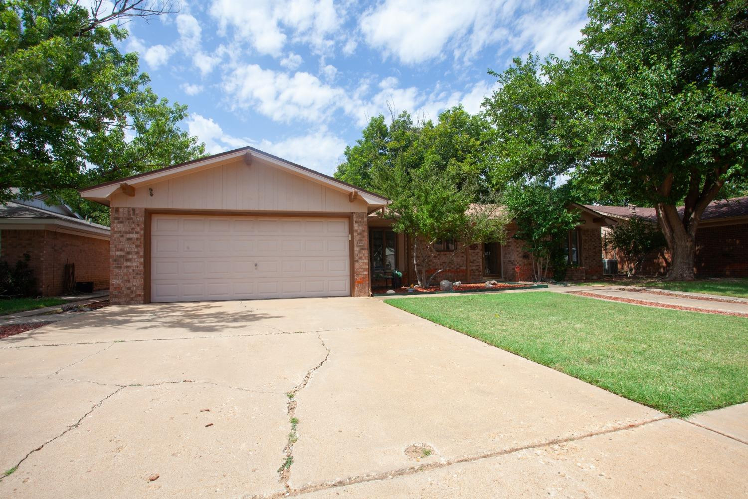 2624 76th Street Lubbock, TX 79423 - Photo 4 of 27 Photo 4
