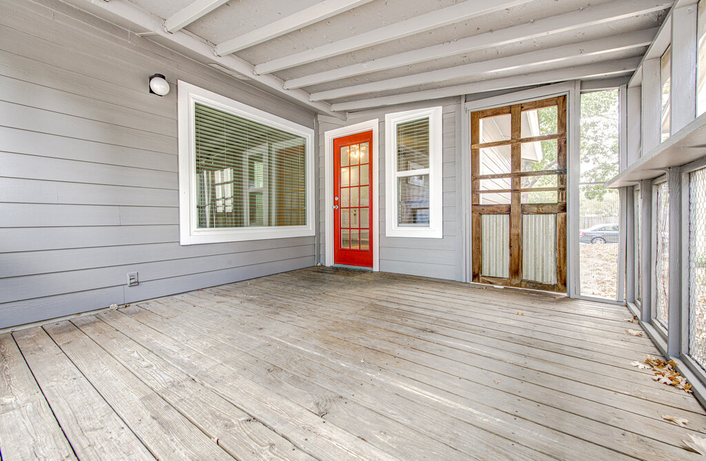 12925 Covington Trail Austin, TX 78727 - Photo 22 of 28 View of wooden deck