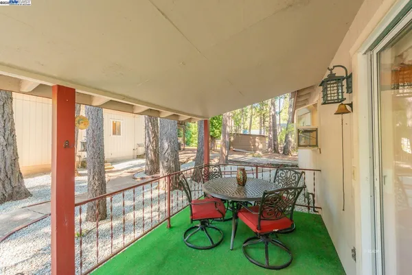 $399,000 | 230 Lakeview Drive, Trinity Center, CA 96091