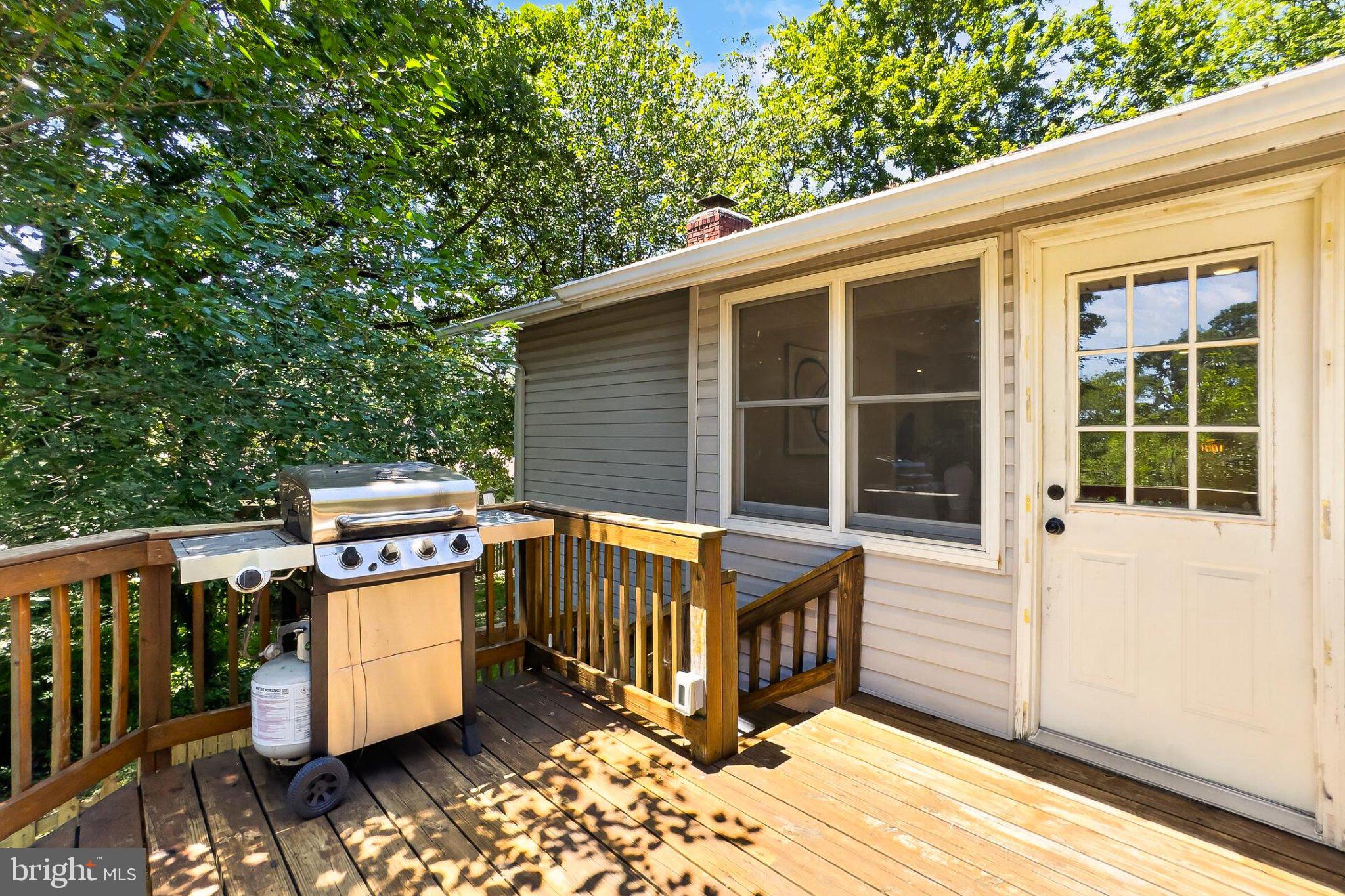 6908 Rochambeau Place Springfield, VA 22153 - Photo 48 of 70 Steps from side deck to yard