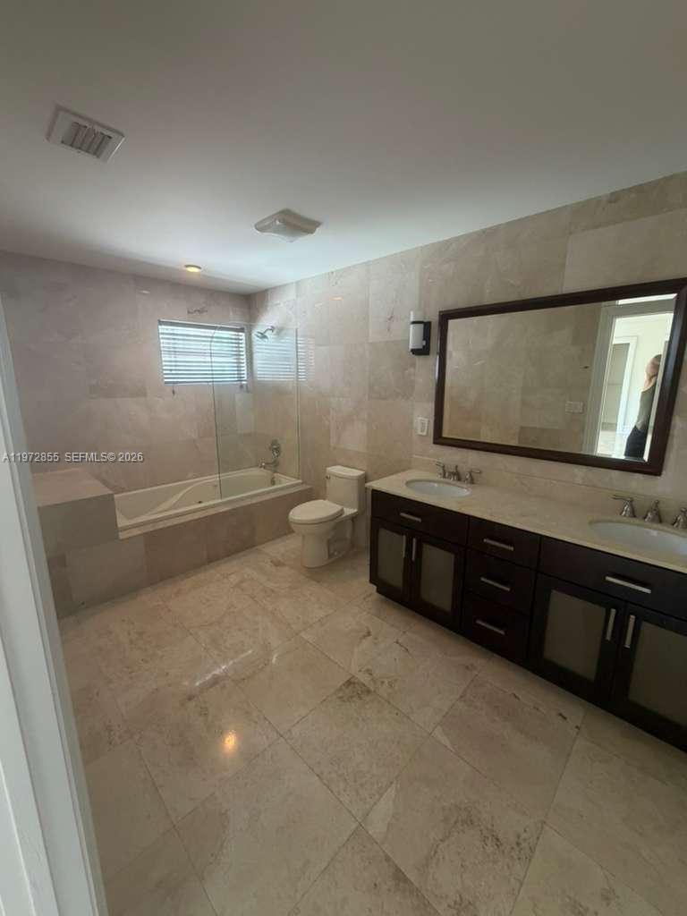 2954 Southwest 25th Terrace Miami, FL 33133 - Photo 5 of 5