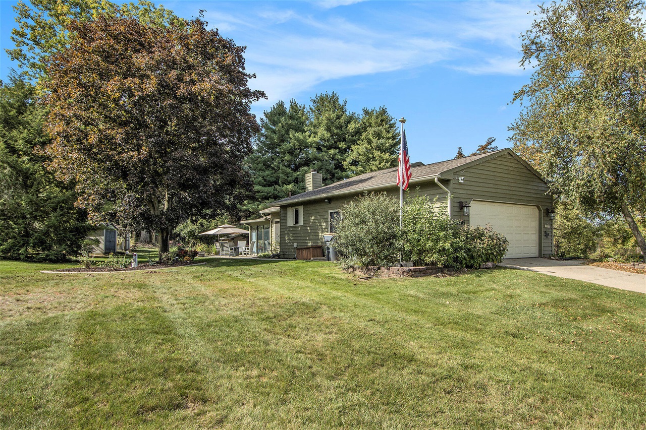 1505 Spruce Brook Road Kalamazoo, MI 49008 - Photo 5 of 33 Gallery Image 5