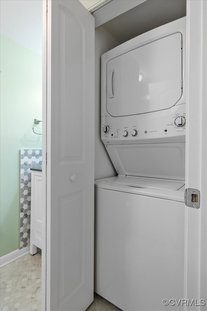 1501 Thistle Road, Unit 203 Richmond, VA 23238 - Photo 19 of 30 a utility room with dryer and washer
