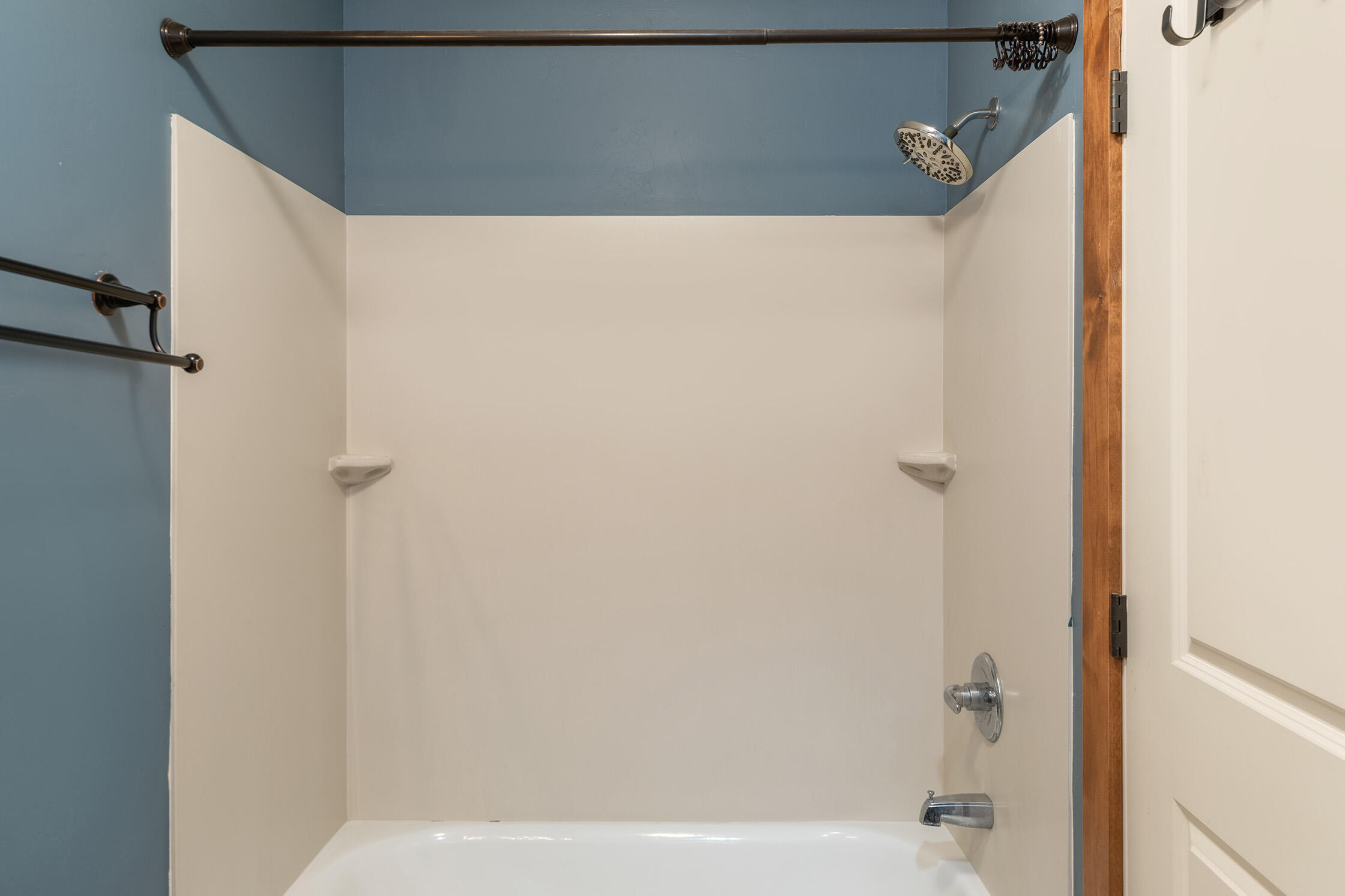 550 Redcliff Circle, Unit D102 Ridgway, CO 81432 - Photo 14 of 17 Primary Bathroom