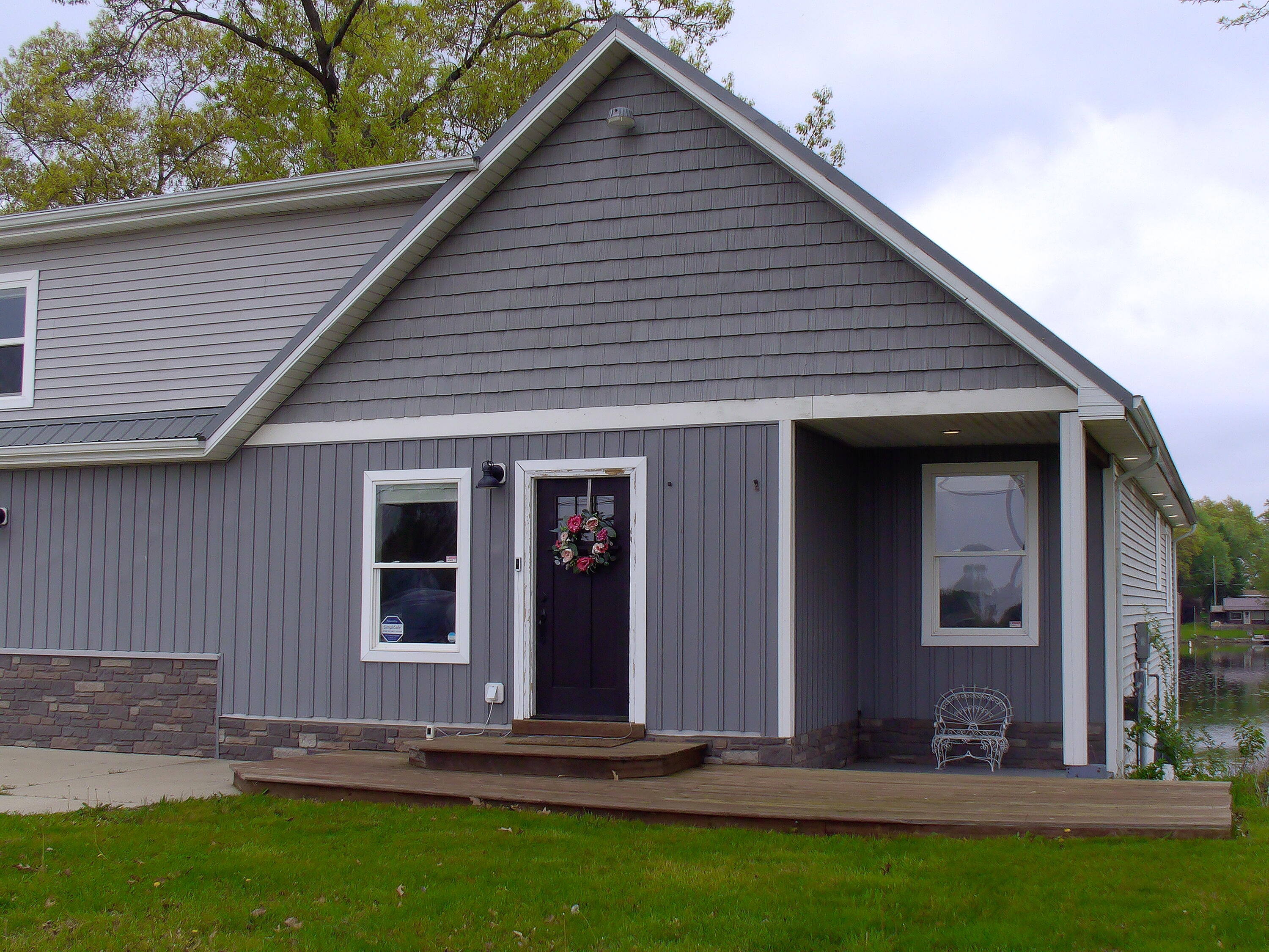 59061 Long Lake Road Colon, MI 49040 - Photo 1 of 57 02041900_211722