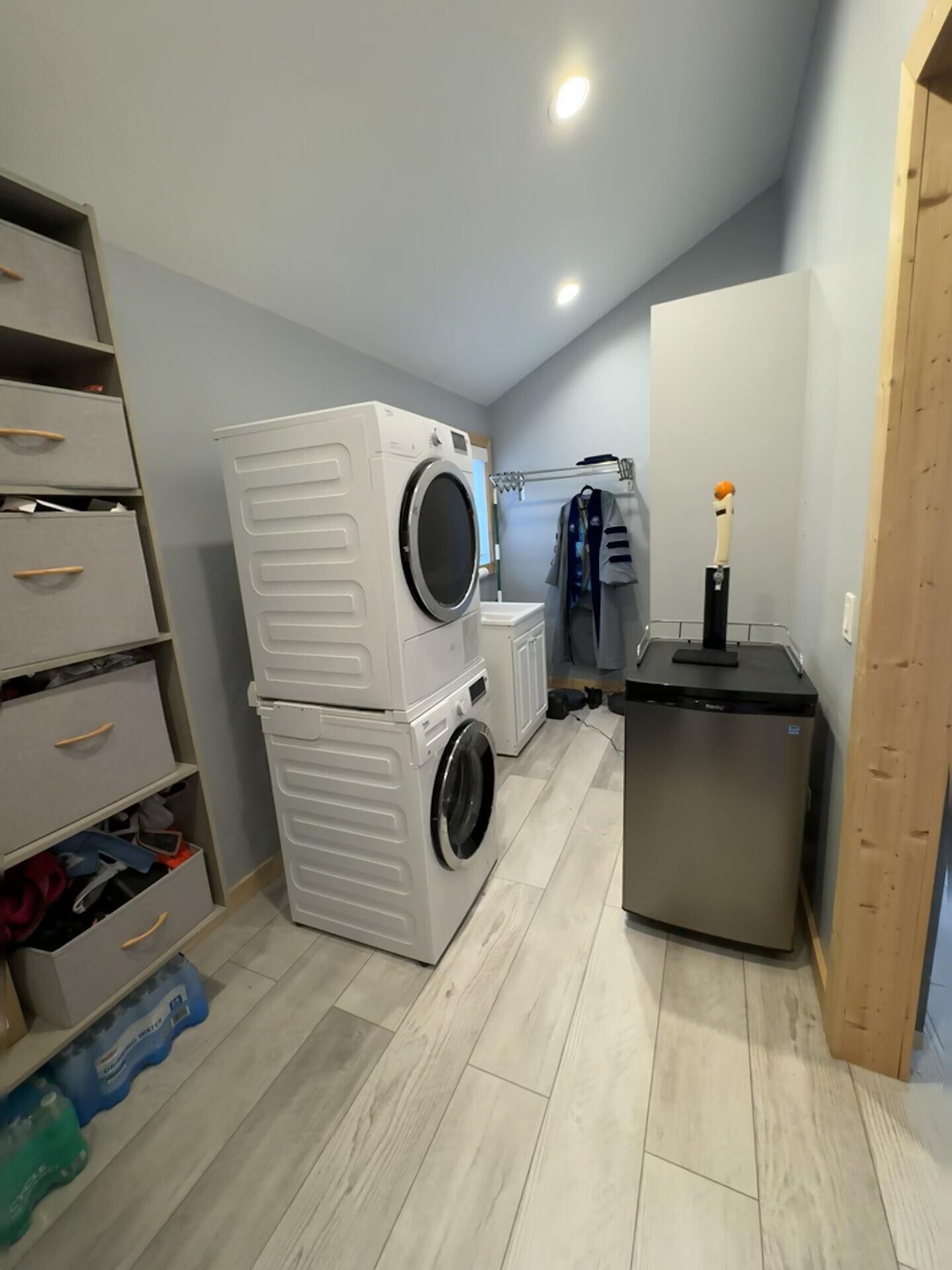 59061 Long Lake Road Colon, MI 49040 - Photo 18 of 57 laundry room