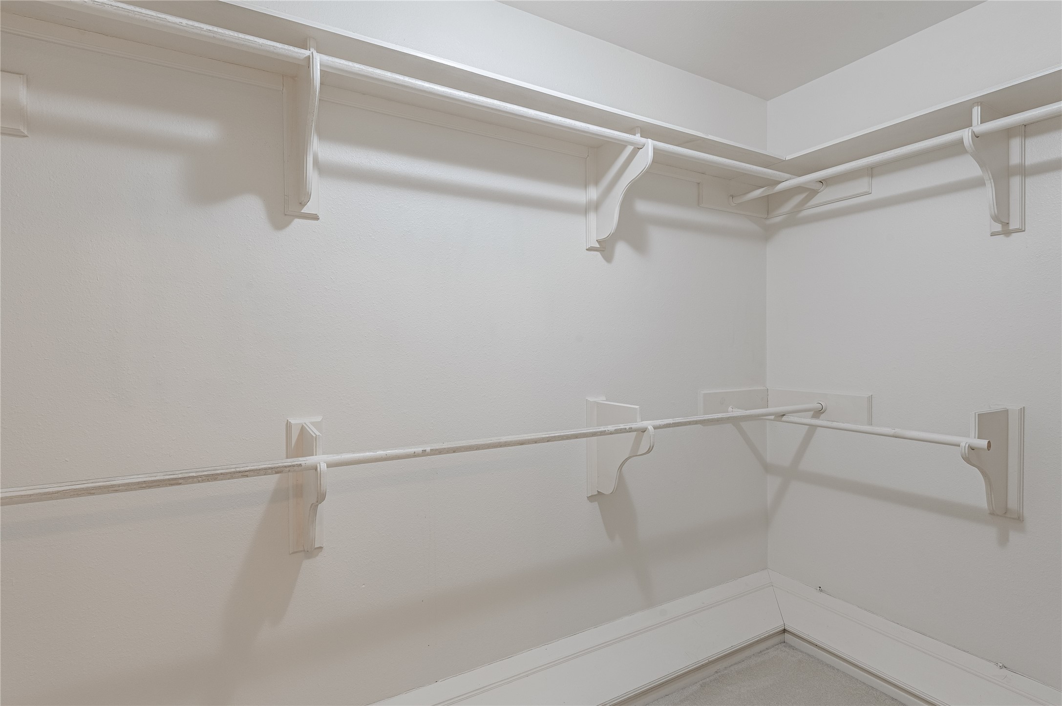 22 Timberwilde Drive Huntsville, TX 77320 - Photo 24 of 44 TWO walk-in closets in owner's suite