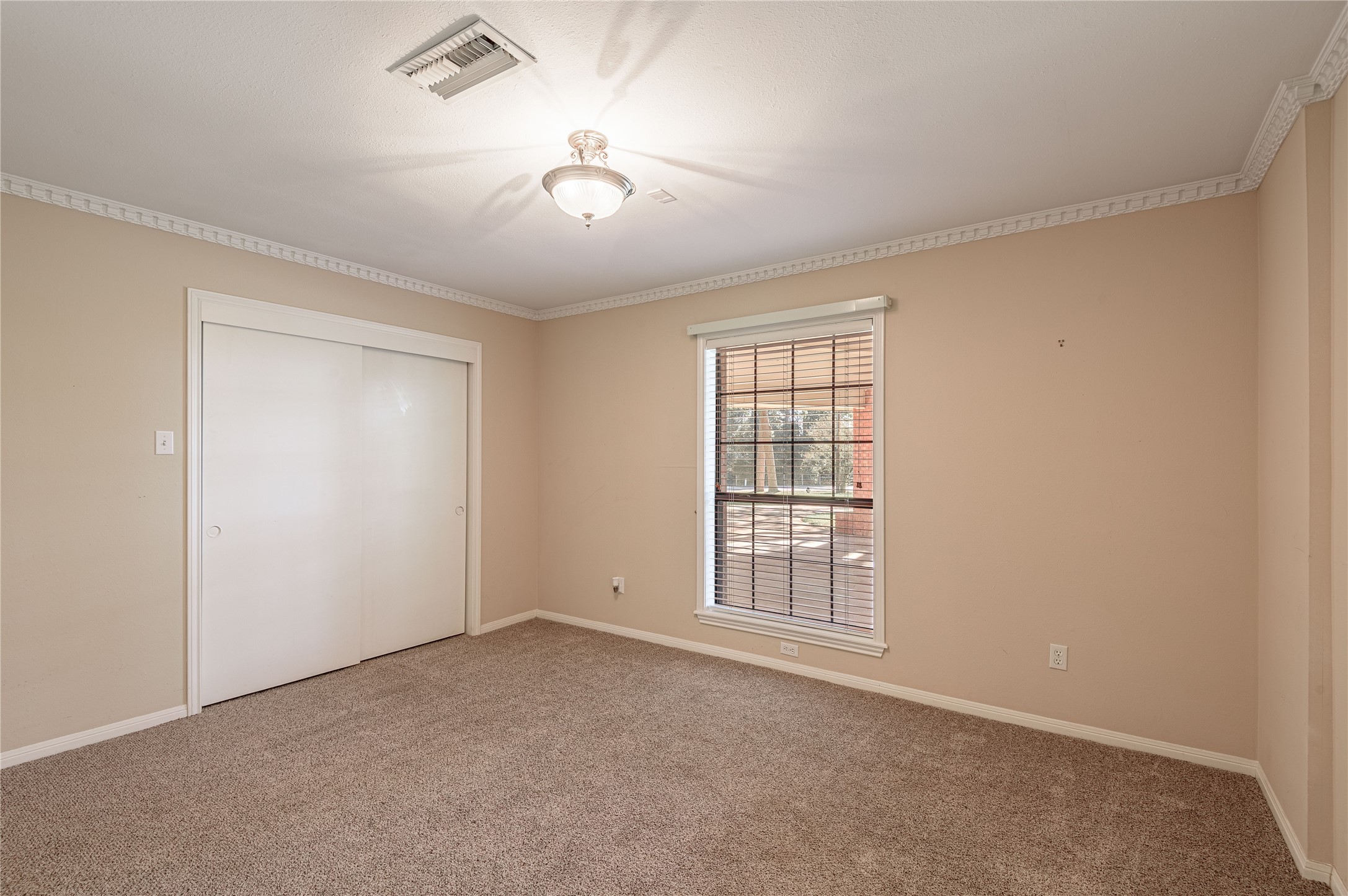 22 Timberwilde Drive Huntsville, TX 77320 - Photo 25 of 44 Guest Bedroom 2