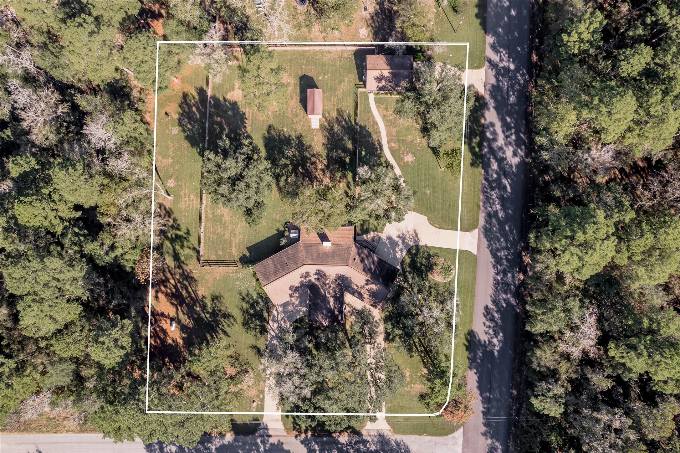 22 Timberwilde Drive Huntsville, TX 77320 - Photo 43 of 44 Lot lines are APPROXIMATE