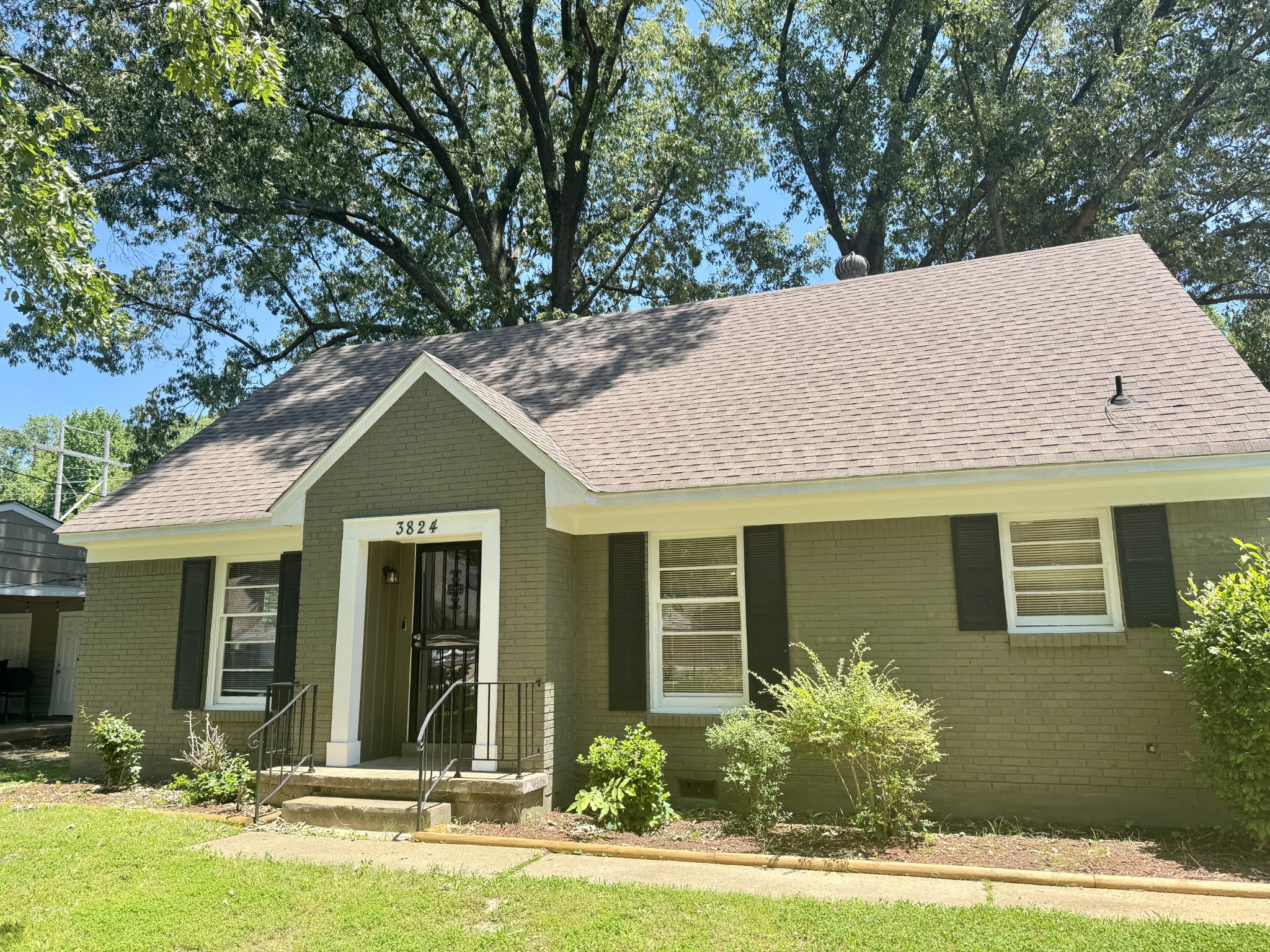3824 Cazassa Road Memphis, TN 38116 - Photo 3 of 25 a view of a house with yard and plants