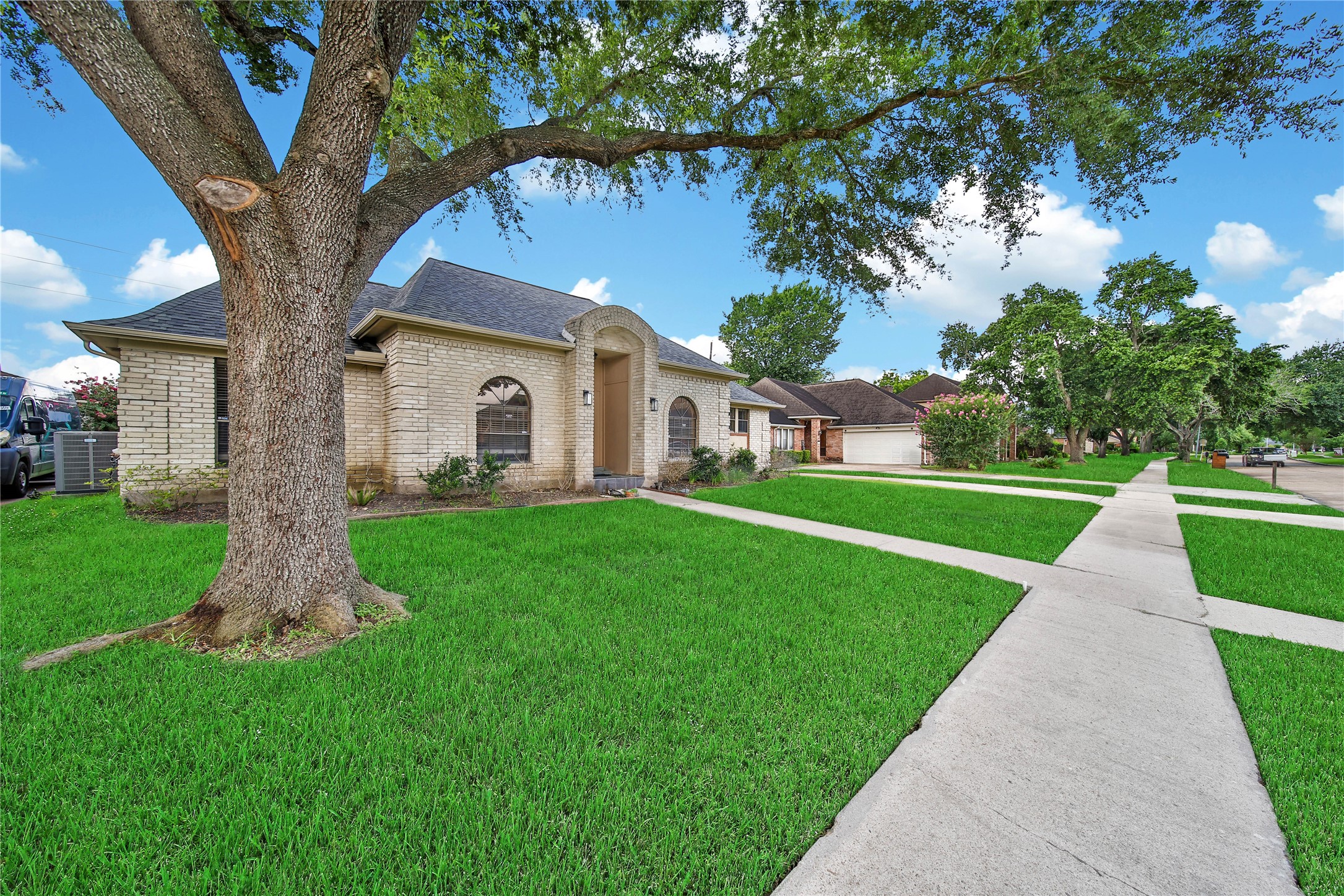 15319 Rio Plaza Drive Houston, TX 77083 - Photo 2 of 26