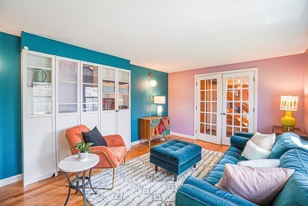 125 Sycamore Road Melrose, MA 02176 - Photo 3 of 42 Gallery Image 3