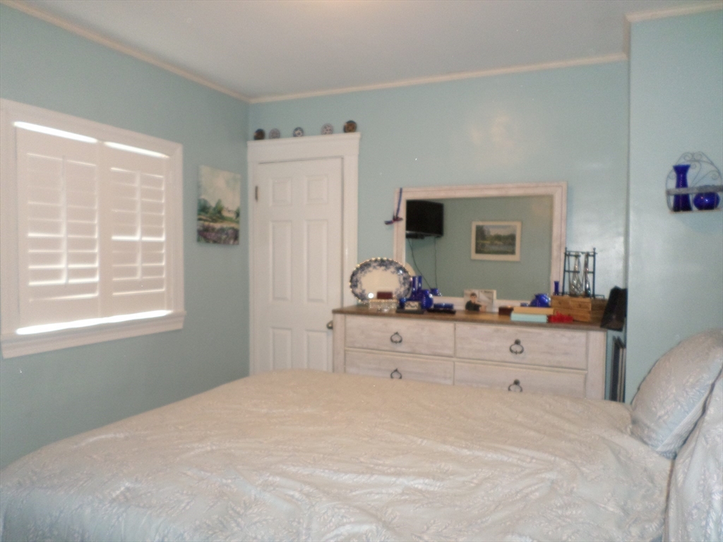 191 North Shore Road Revere, MA 02151 - Photo 12 of 23 Gallery Image 12