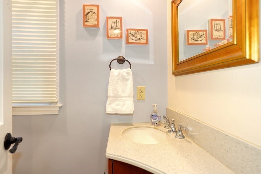 9 Woodfall Road Medfield, MA 02052 - Photo 15 of 28 Gallery Image 15