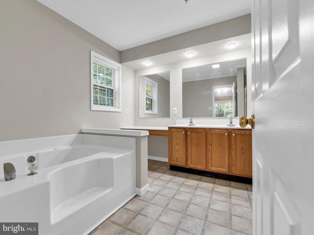 10100 Annapolis Road Lanham, MD 20706 - Photo 11 of 25 Gallery Image 11