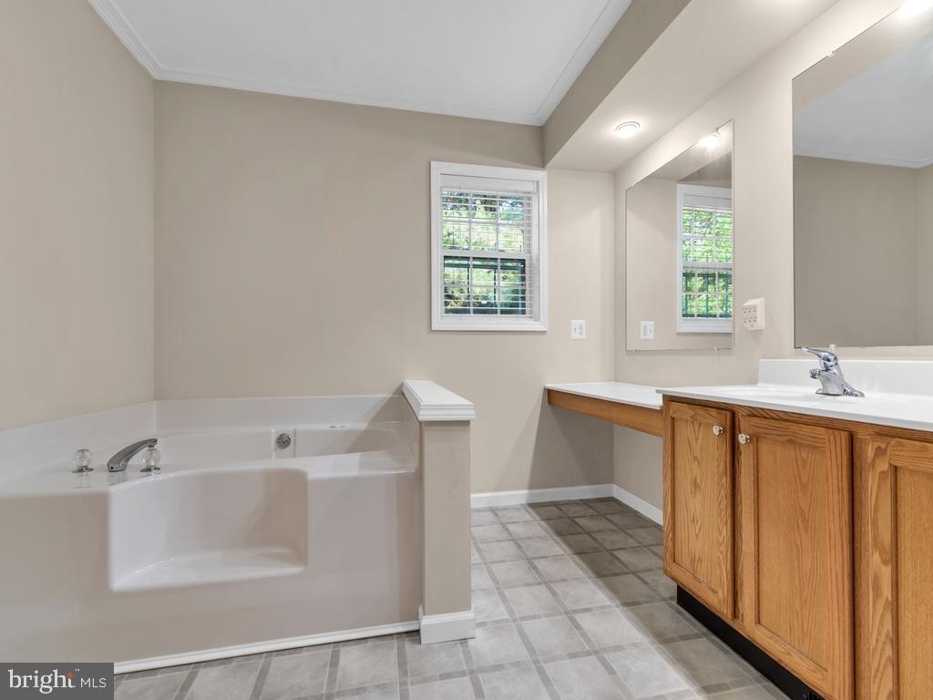 10100 Annapolis Road Lanham, MD 20706 - Photo 13 of 25 Gallery Image 13