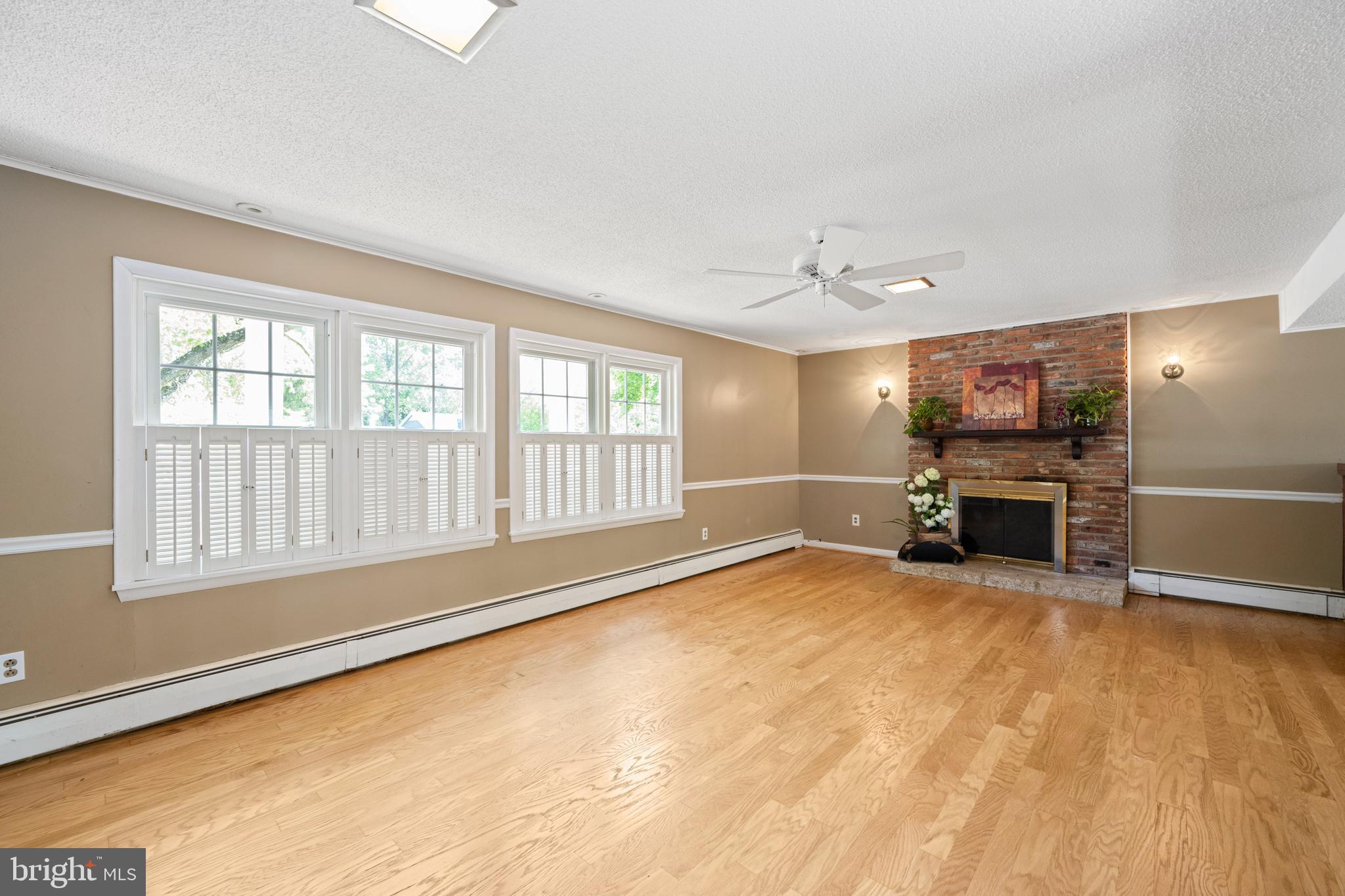 10057 Fox Den Road Ellicott City, MD 21042 - Photo 5 of 43 Family room