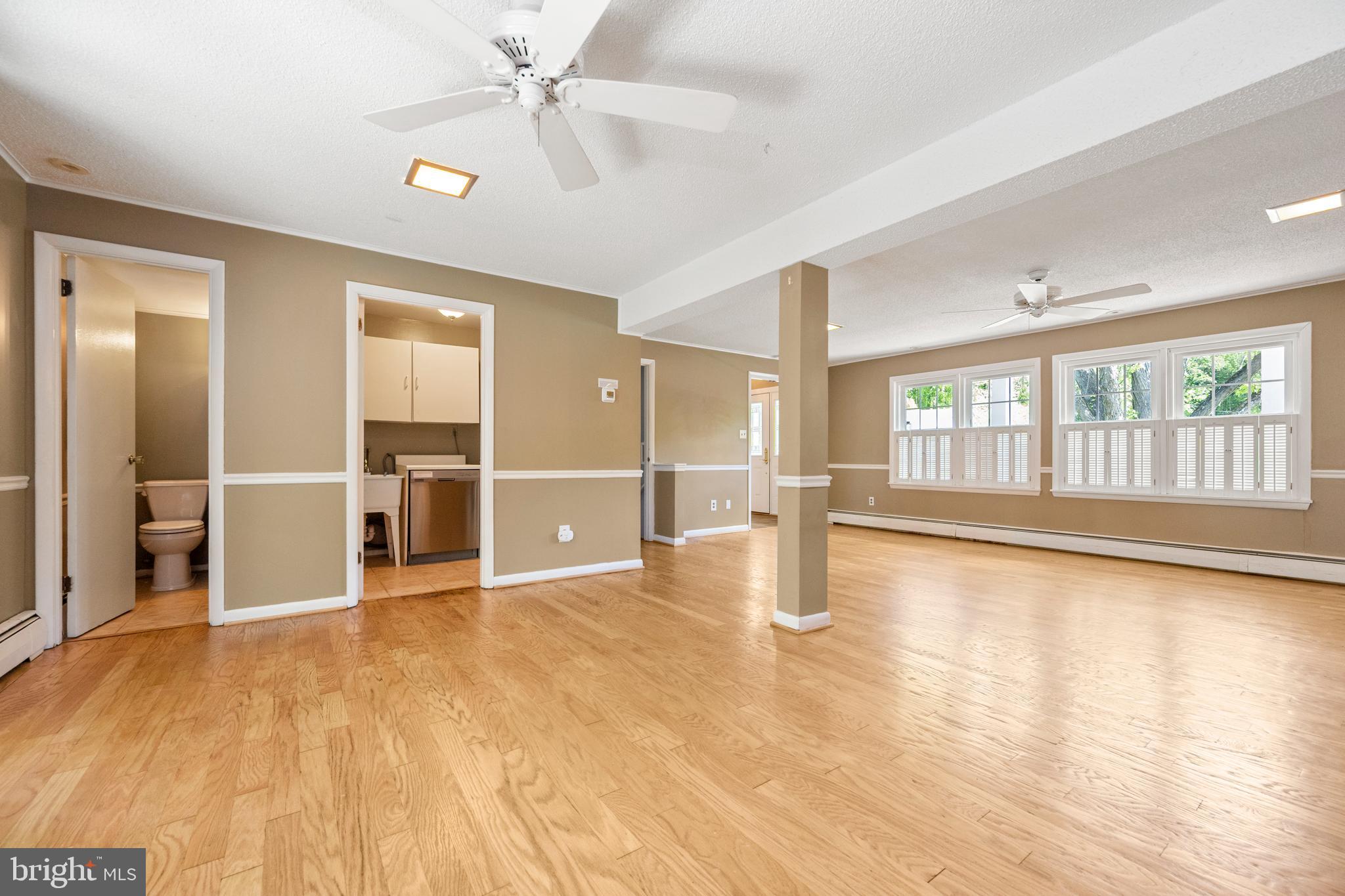 10057 Fox Den Road Ellicott City, MD 21042 - Photo 7 of 43 Family room
