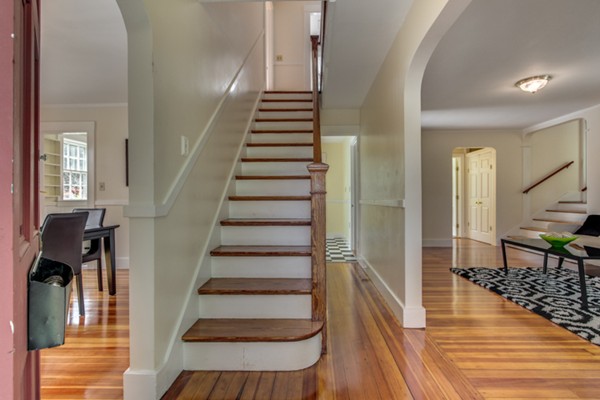10 Hillcrest Road Beverly, MA 01915 - Photo 3 of 29 Gallery Image 3