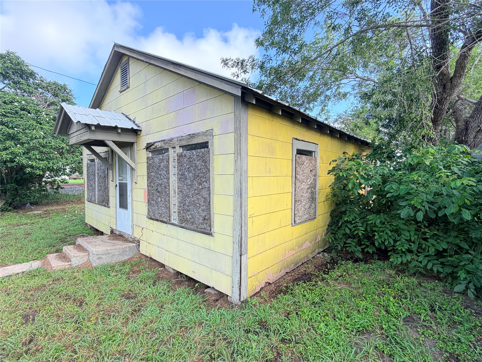 401 East Ward Street Refugio, TX 78377 - Photo 4 of 14
