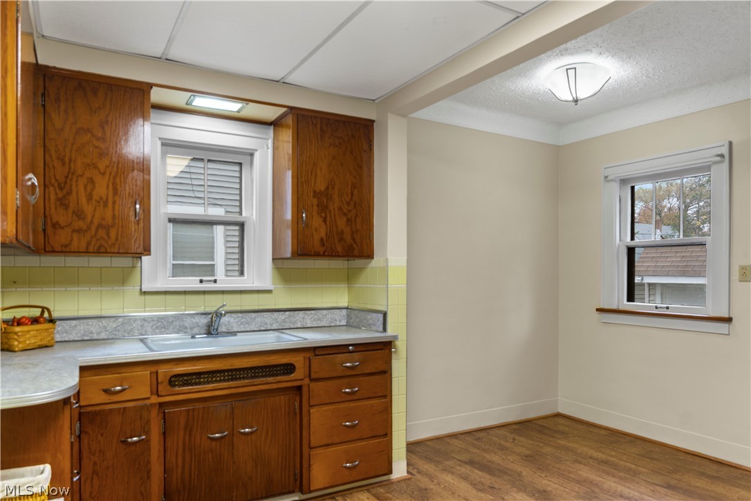 906 Cambridge Road Cleveland Heights, OH 44121 - Photo 8 of 23