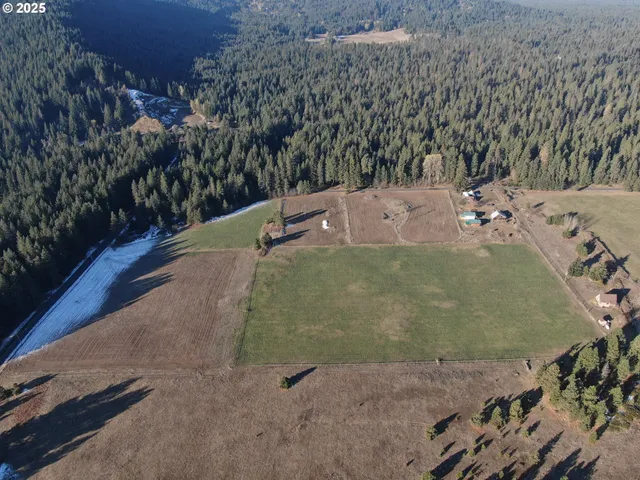 a view of a outdoor space