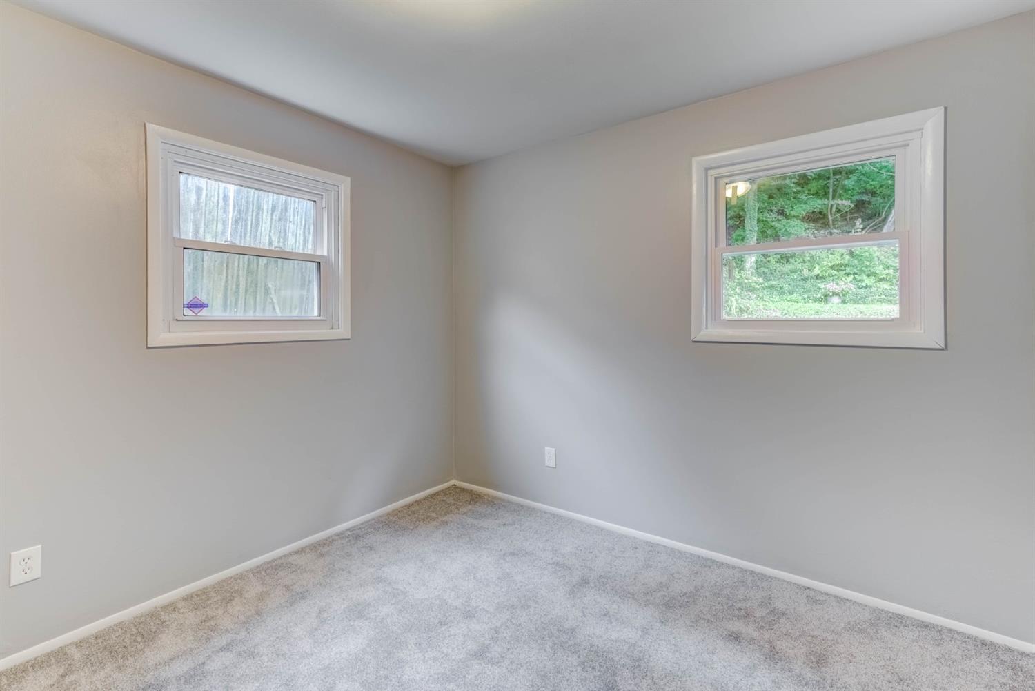 1651 Quebec Road Cincinnati, OH 45205 - Photo 15 of 31