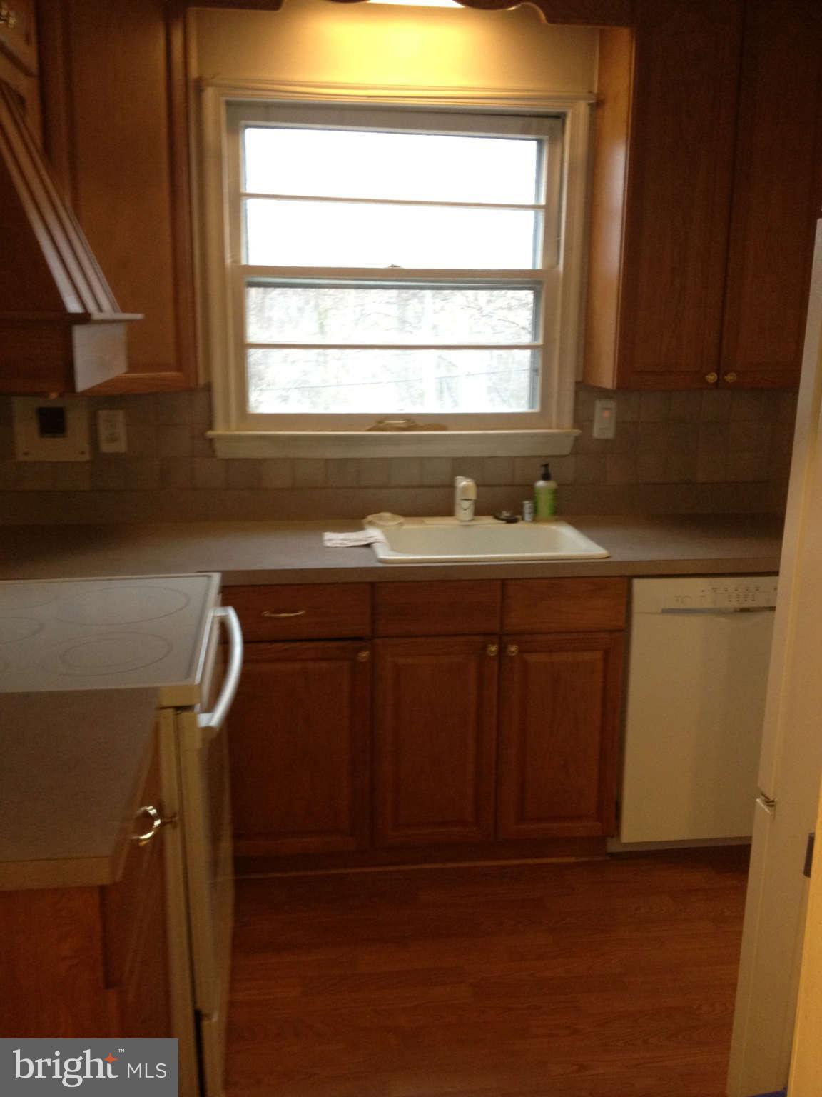 21 Alder Road Annapolis, MD 21403 - Photo 8 of 19 Kitchen