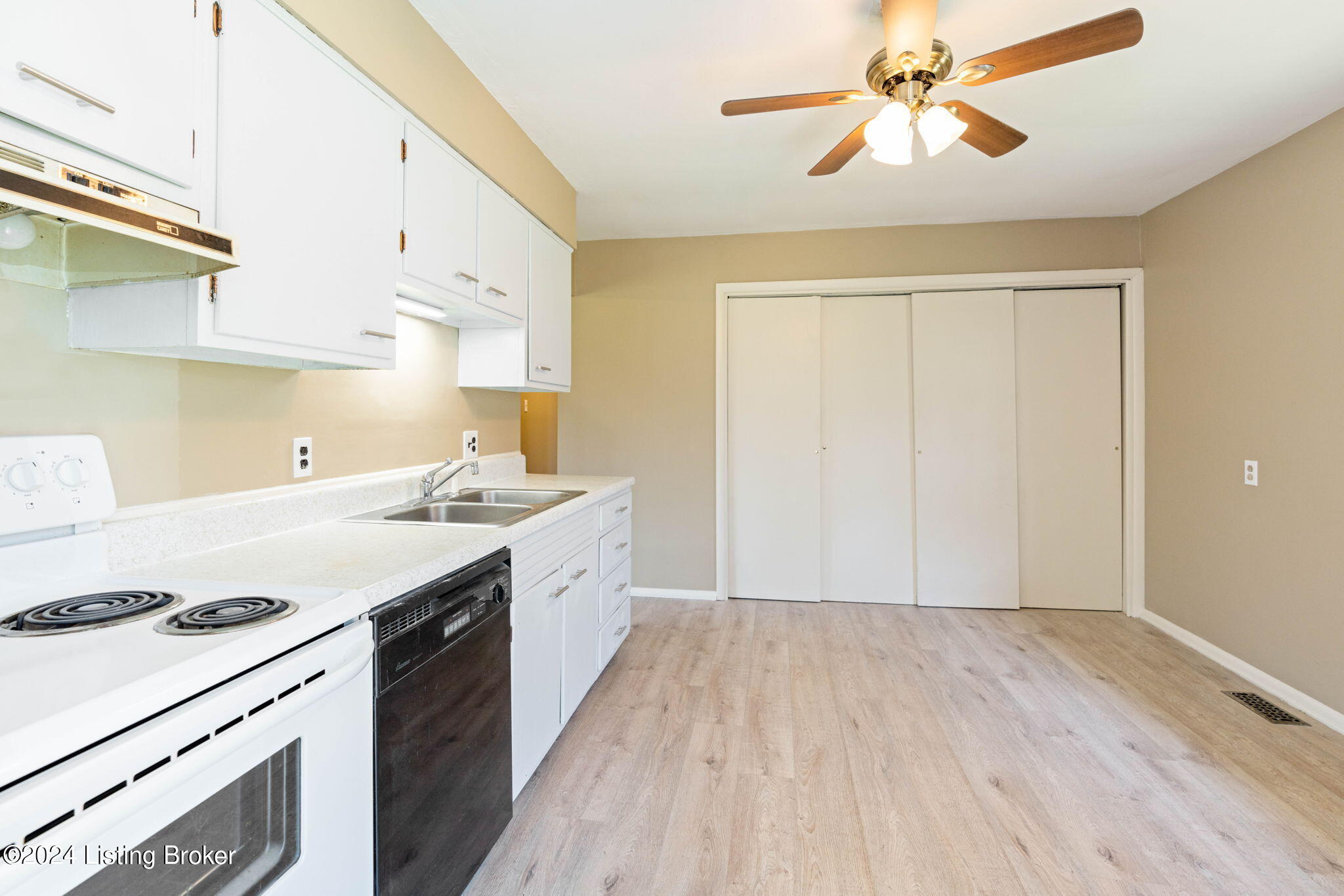 8601 Williams Road Louisville, KY 40299 - Photo 7 of 31 8601 Williams Rd-20
