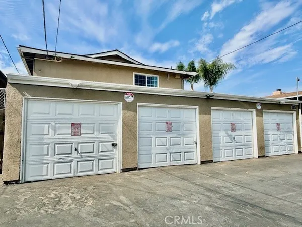 $3,595 | 17102 Emerald Lane, Unit 4, Huntington Beach, CA 92647